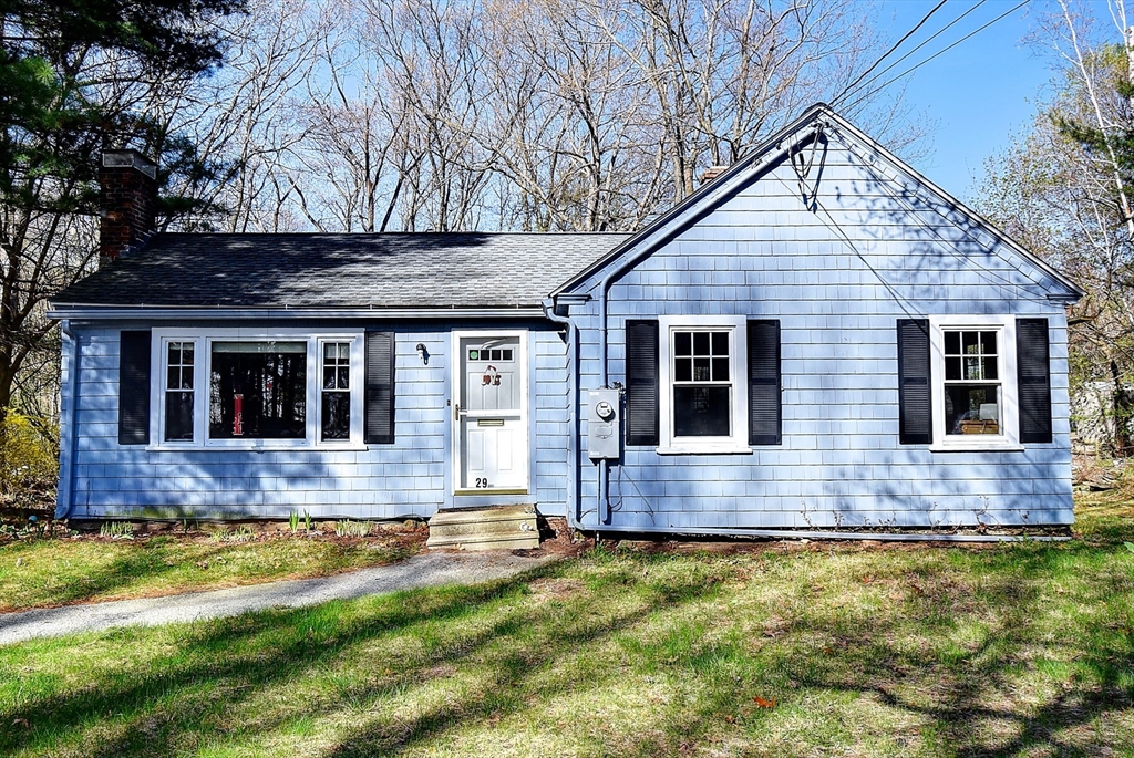 29 Outlook Drive, Worcester, Massachusetts, 2 Bedrooms Bedrooms, 4 Rooms Rooms,1 BathroomBathrooms,Residential,For Sale,Outlook Drive,73504498