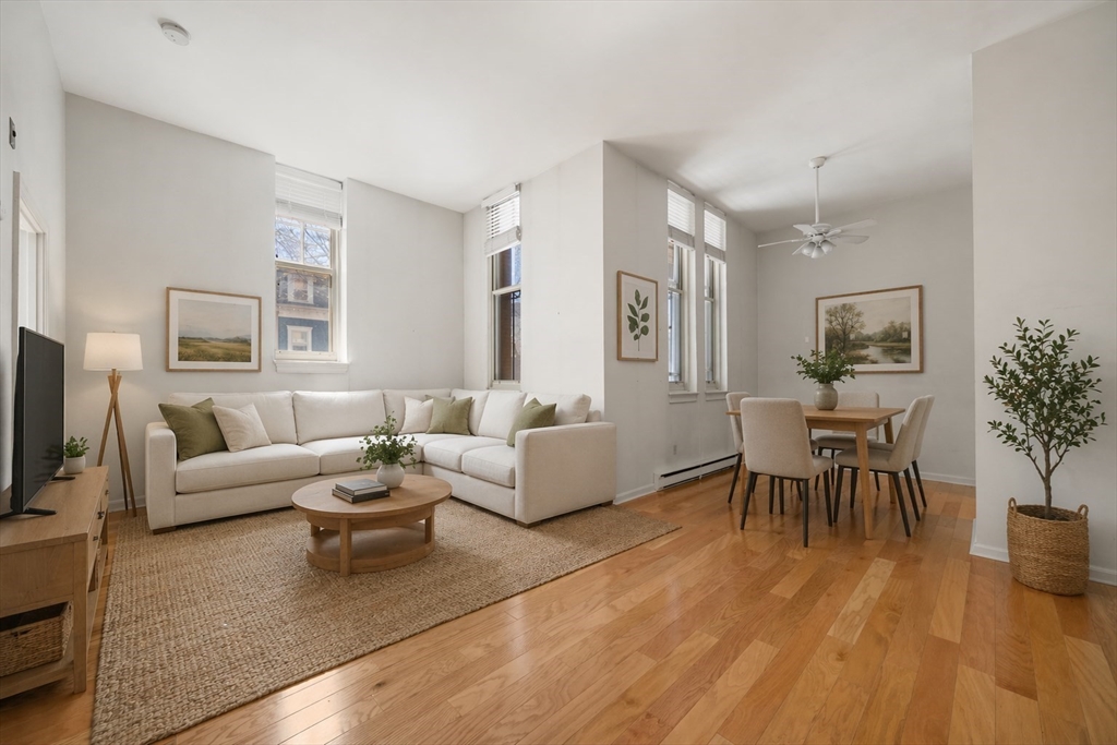 350 W 4th St, Boston, Massachusetts, 1 Bedroom Bedrooms, 3 Rooms Rooms,1 BathroomBathrooms,Residential,For Sale,W 4th St,73508996