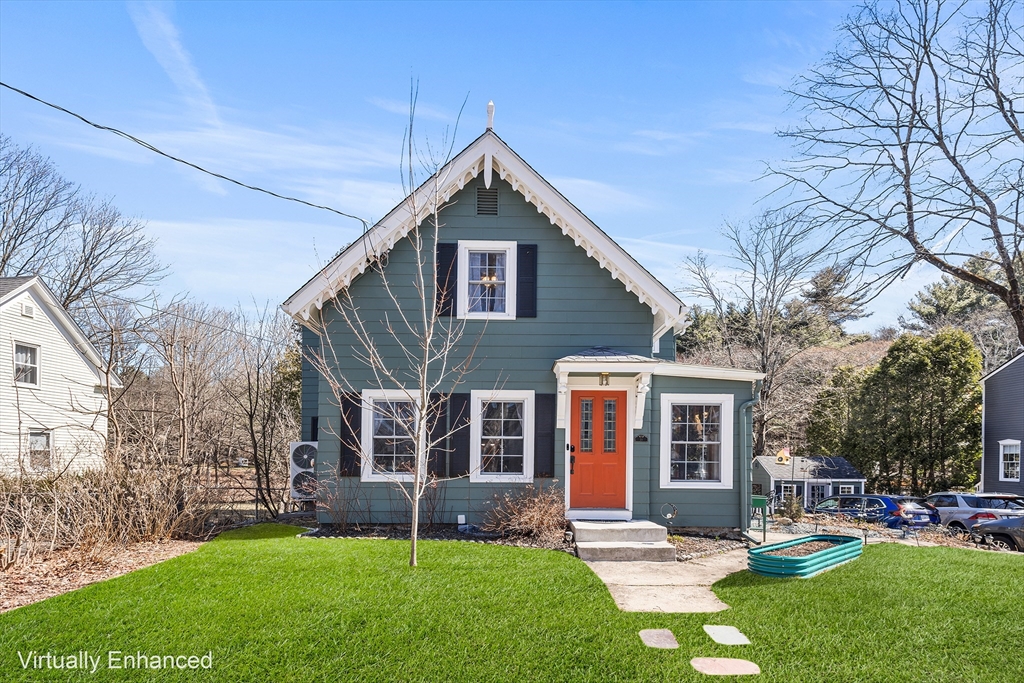 21 Cottage St, Medway, Massachusetts, 4 Bedrooms Bedrooms, 7 Rooms Rooms,1.5 BathroomsBathrooms,Residential,For Sale,Cottage St,73500947