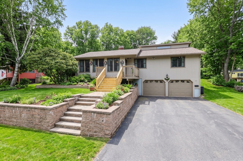 36 Bruce Avenue, Shrewsbury, Massachusetts, 3 Bedrooms Bedrooms, 7 Rooms Rooms,2.5 BathroomsBathrooms,Residential,For Sale,Bruce Avenue,73466881