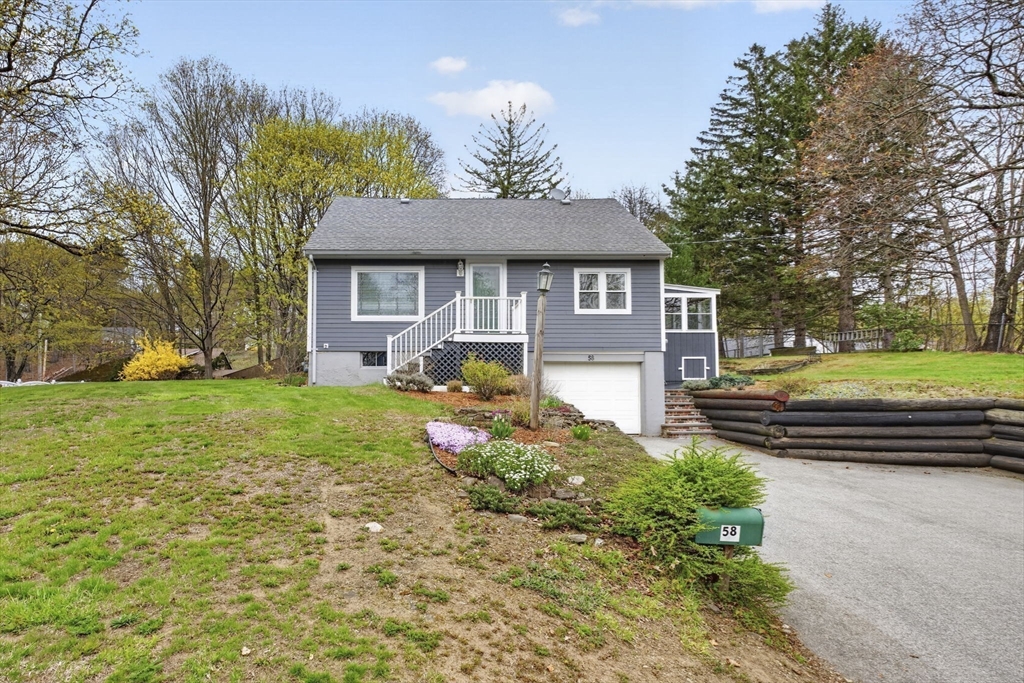 58 School St, Groveland, Massachusetts, 3 Bedrooms Bedrooms, 6 Rooms Rooms,1.5 BathroomsBathrooms,Residential,For Sale,School St,73510740