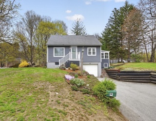 58 School St, Groveland, Massachusetts, 3 Bedrooms Bedrooms, 6 Rooms Rooms,1.5 BathroomsBathrooms,Residential,For Sale,School St,73510740