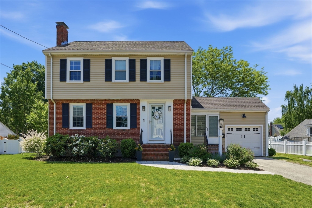 13 Alden Rd, Weymouth, Massachusetts, 3 Bedrooms Bedrooms, 7 Rooms Rooms,1.5 BathroomsBathrooms,Residential,For Sale,Alden Rd,73530113