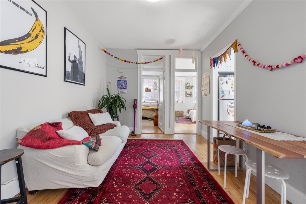 282 Newbury, Boston, Massachusetts, 2 Bedrooms Bedrooms, 6 Rooms Rooms,1 BathroomBathrooms,Residential,For Sale,Newbury,73518288