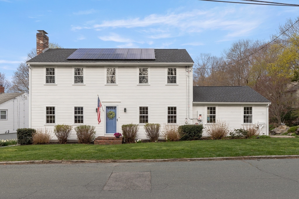20 Middle St, Beverly, Massachusetts, 3 Bedrooms Bedrooms, 6 Rooms Rooms,2 BathroomsBathrooms,Residential,For Sale,Middle St,73509856