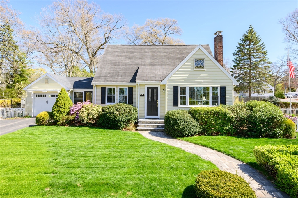 7 Arbutus Avenue, Braintree, Massachusetts, 3 Bedrooms Bedrooms, 8 Rooms Rooms,2 BathroomsBathrooms,Residential,For Sale,Arbutus Avenue,73509427