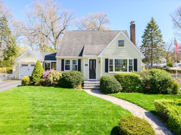 7 Arbutus Avenue, Braintree, Massachusetts, 3 Bedrooms Bedrooms, 8 Rooms Rooms,2 BathroomsBathrooms,Residential,For Sale,Arbutus Avenue,73509427