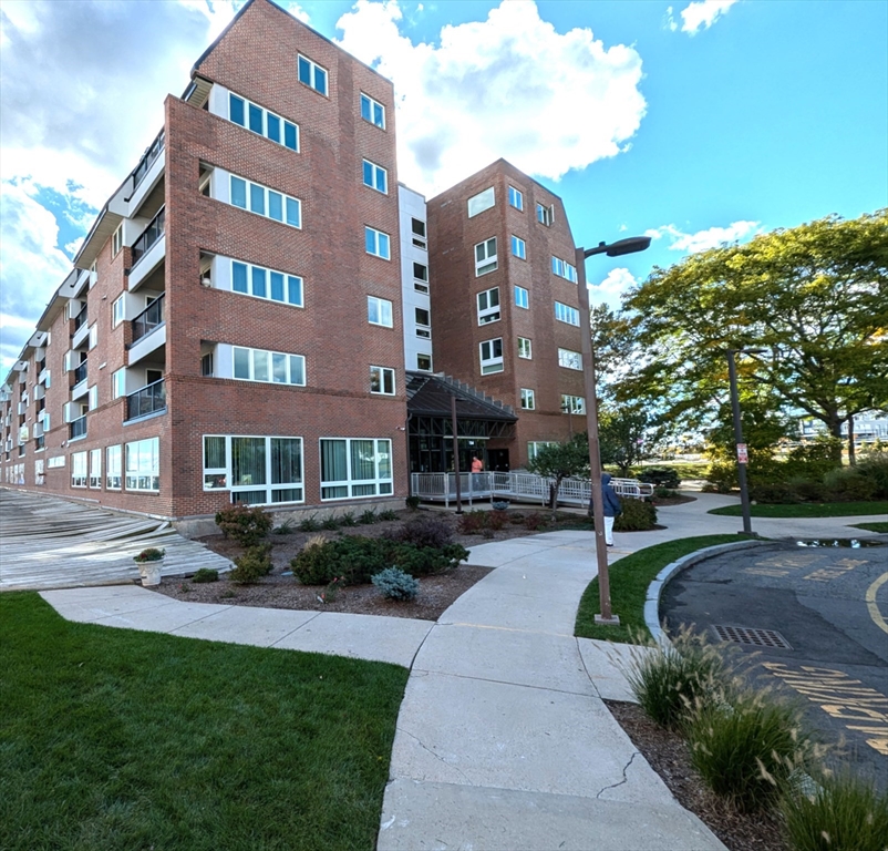 154 Lynnway, Lynn, Massachusetts, 2 Bedrooms Bedrooms, 4 Rooms Rooms,2 BathroomsBathrooms,Residential,For Sale,Lynnway,73489121