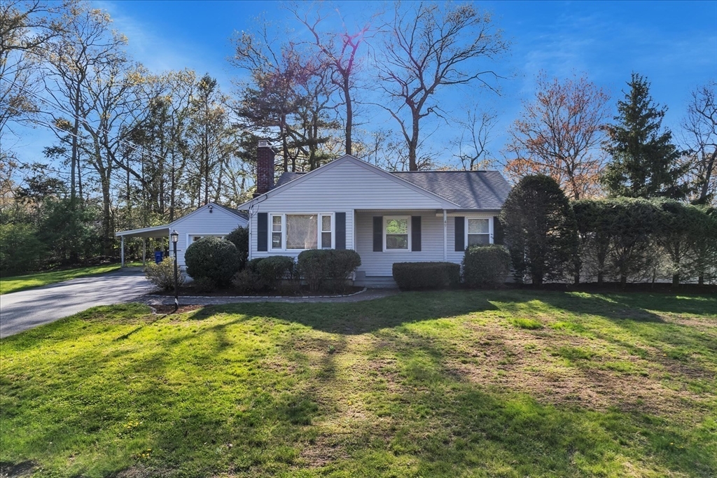 49 Greenhill Ave, Attleboro, Massachusetts, 2 Bedrooms Bedrooms, 5 Rooms Rooms,2 BathroomsBathrooms,Residential,For Sale,Greenhill Ave,73508010