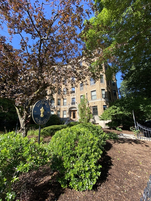 122 Riverway, Boston, Massachusetts, 1 Bedroom Bedrooms, 4 Rooms Rooms,1 BathroomBathrooms,Residential Lease,For Rent,Riverway,73516883