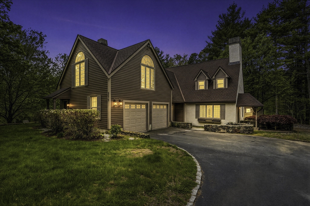 179 South St, Upton, Massachusetts, 3 Bedrooms Bedrooms, 6 Rooms Rooms,2.5 BathroomsBathrooms,Residential,For Sale,South St,73519143