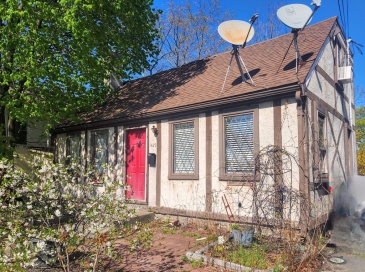 1429 Pleasant St., Weymouth, Massachusetts, 2 Bedrooms Bedrooms, 5 Rooms Rooms,1 BathroomBathrooms,Residential,For Sale,Pleasant St.,73516400 1429 Pleasant St., Weymouth, Massachusetts, 2 Bedrooms Bedrooms, 5 Rooms Rooms,1 BathroomBathrooms,Residential,For Sale,Pleasant St.,73516400