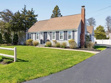 110 Mariners Ln, Falmouth, Massachusetts, 3 Bedrooms Bedrooms, 7 Rooms Rooms,2.5 BathroomsBathrooms,Residential,For Sale,Mariners Ln,73511392 110 Mariners Ln, Falmouth, Massachusetts, 3 Bedrooms Bedrooms, 7 Rooms Rooms,2.5 BathroomsBathrooms,Residential,For Sale,Mariners Ln,73511392