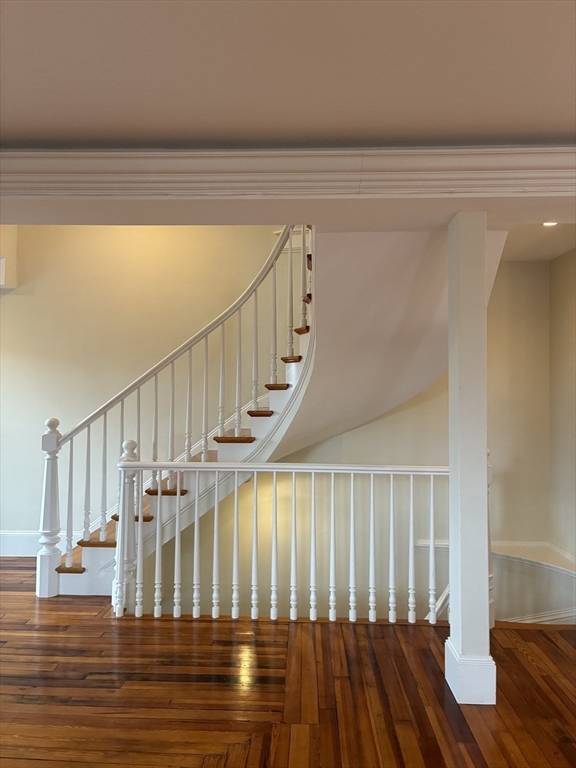 21A Linden Ave, Somerville, Massachusetts, 2 Bedrooms Bedrooms, 5 Rooms Rooms,2 BathroomsBathrooms,Residential Lease,For Rent,Linden Ave,73496085