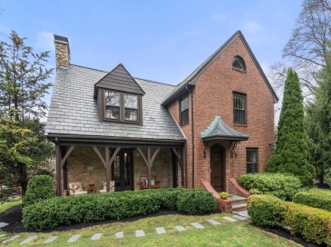 6 Risley Rd, Newton, Massachusetts, 4 Bedrooms Bedrooms, 9 Rooms Rooms,3.5 BathroomsBathrooms,Residential,For Sale,Risley Rd,73508254