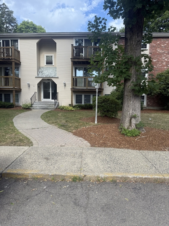 387 Adams Street, Abington, Massachusetts, 2 Bedrooms Bedrooms, 4 Rooms Rooms,1 BathroomBathrooms,Residential Lease,For Rent,Adams Street,73539641