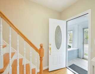 119 River Street, Newton, Massachusetts, 2 Bedrooms Bedrooms, 5 Rooms Rooms,1.5 BathroomsBathrooms,Residential Lease,For Rent,River Street,73539671