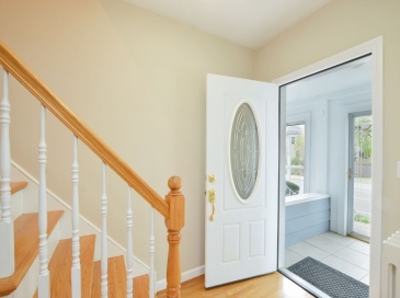 119 River Street, Newton, Massachusetts, 2 Bedrooms Bedrooms, 5 Rooms Rooms,1.5 BathroomsBathrooms,Residential Lease,For Rent,River Street,73539671