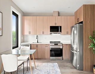 75 Maywood, Boston, Massachusetts, 2 Bedrooms Bedrooms, 5 Rooms Rooms,2 BathroomsBathrooms,Residential,For Sale,Maywood,73539689