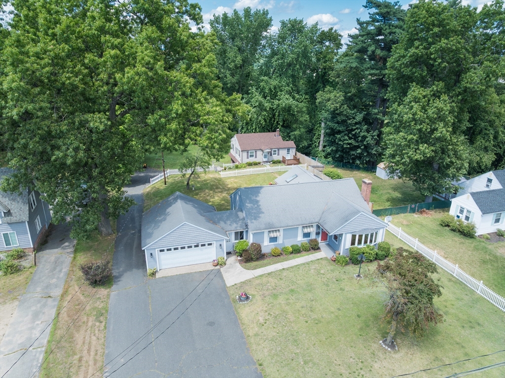 1466 Page Blvd, Springfield, Massachusetts, 5 Bedrooms Bedrooms, 9 Rooms Rooms,1.5 BathroomsBathrooms,Residential Income,For Sale,Page Blvd,73539696