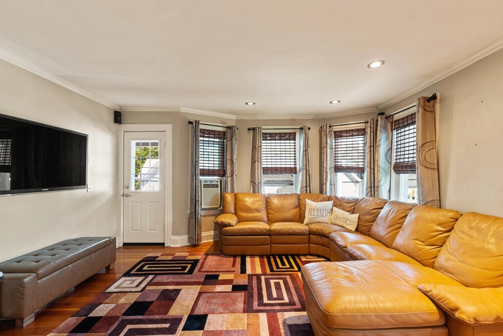 37 Northend Ave., Salem, Massachusetts, 3 Bedrooms Bedrooms, 6 Rooms Rooms,1 BathroomBathrooms,Residential Lease,For Rent,Northend Ave.,73539695
