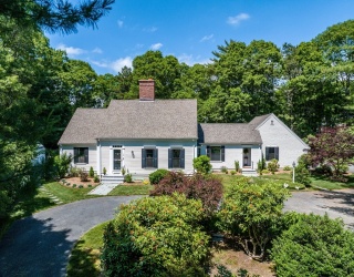 18 Calico Lane, Barnstable, Massachusetts, 4 Bedrooms Bedrooms, 7 Rooms Rooms,3 BathroomsBathrooms,Residential,For Sale,Calico Lane,73539620
