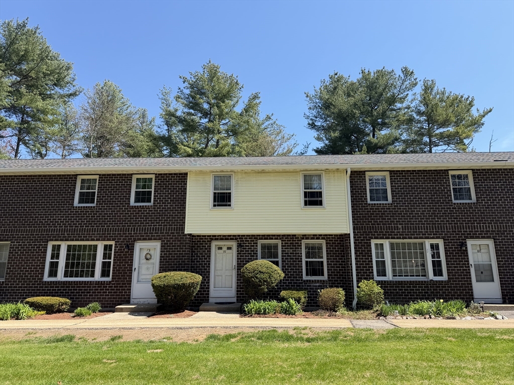 79 Oakridge Dr., Londonderry, New Hampshire, 2 Bedrooms Bedrooms, 4 Rooms Rooms,1.5 BathroomsBathrooms,Residential,For Sale,Oakridge Dr.,73512441