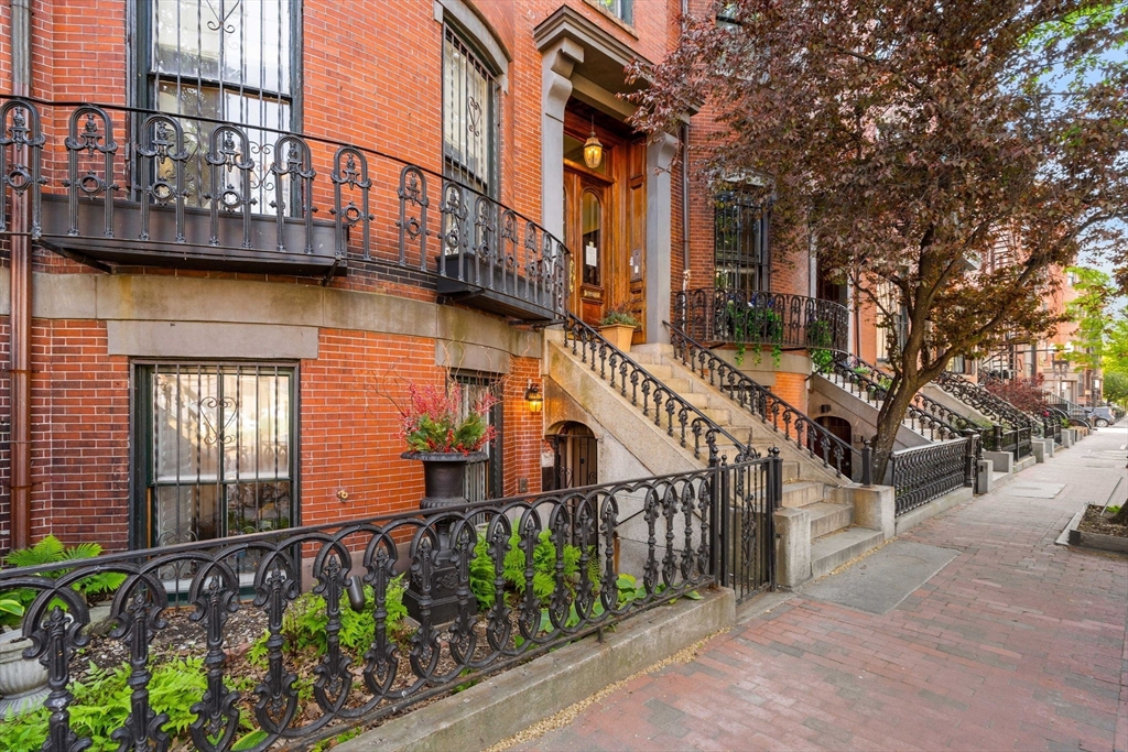 617 Massachusetts Ave., Boston, Massachusetts, 3 Bedrooms Bedrooms, 5 Rooms Rooms,1 BathroomBathrooms,Residential Lease,For Rent,Massachusetts Ave.,73539733