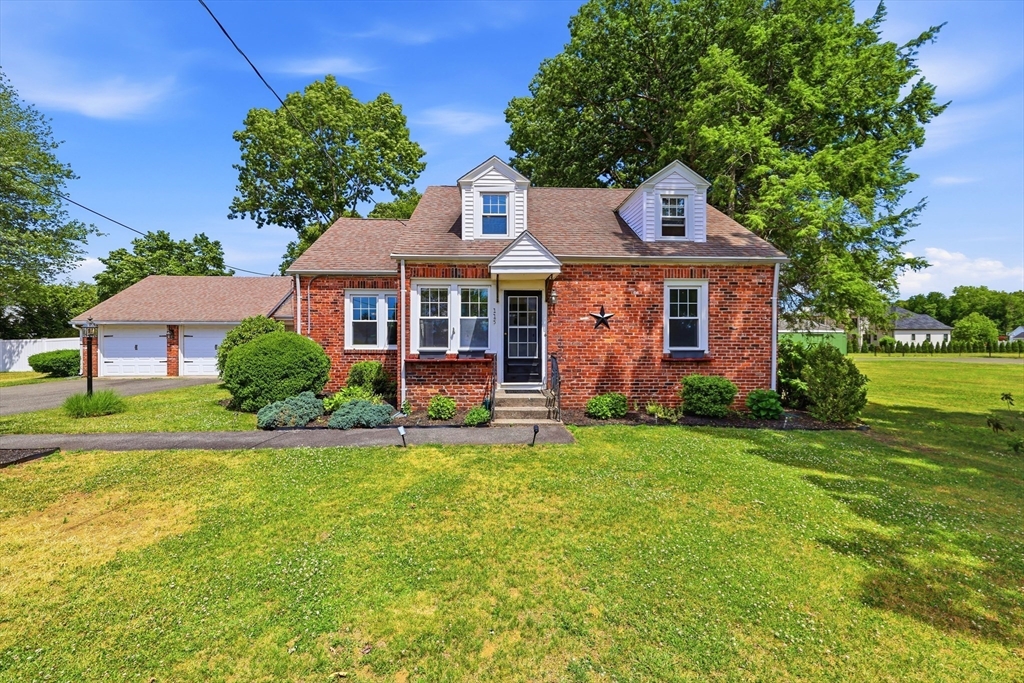 115 Poplar Street, Agawam, Massachusetts, 4 Bedrooms Bedrooms, 7 Rooms Rooms,2 BathroomsBathrooms,Residential,For Sale,Poplar Street,73539740