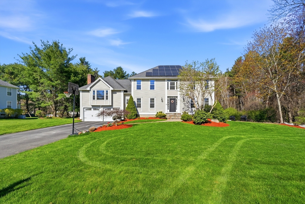 9 Belknap Dr, Andover, Massachusetts, 4 Bedrooms Bedrooms, 8 Rooms Rooms,2.5 BathroomsBathrooms,Residential,For Sale,Belknap Dr,73539747