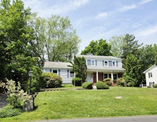 4 Merrymount Dr., Dartmouth, Massachusetts, 4 Bedrooms Bedrooms, 8 Rooms Rooms,2.5 BathroomsBathrooms,Residential,For Sale,Merrymount Dr.,73539775