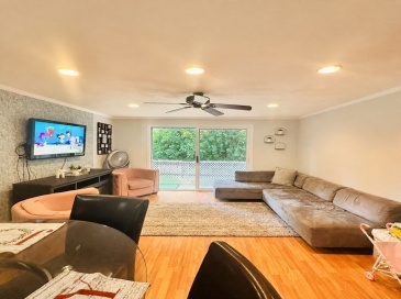 520 High St, Clinton, Massachusetts, 2 Bedrooms Bedrooms, 4 Rooms Rooms,1 BathroomBathrooms,Residential,For Sale,High St,73539780 520 High St, Clinton, Massachusetts, 2 Bedrooms Bedrooms, 4 Rooms Rooms,1 BathroomBathrooms,Residential,For Sale,High St,73539780