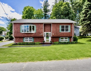44 Middlesex Rd, Tyngsborough, Massachusetts, 2 Bedrooms Bedrooms, 5 Rooms Rooms,2 BathroomsBathrooms,Residential,For Sale,Middlesex Rd,73539739