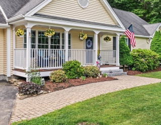 18-A Ackley Dr, Leicester, Massachusetts, 3 Bedrooms Bedrooms, 7 Rooms Rooms,2 BathroomsBathrooms,Residential,For Sale,Ackley Dr,73539786