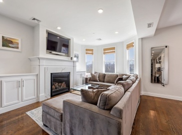 77 Torrey St, Boston, Massachusetts, 3 Bedrooms Bedrooms, 6 Rooms Rooms,2 BathroomsBathrooms,Residential Lease,For Rent,Torrey St,73521403