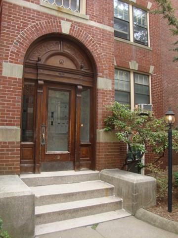 19 Short, Brookline, Massachusetts, 2 Bedrooms Bedrooms, 4 Rooms Rooms,1 BathroomBathrooms,Residential Lease,For Rent,Short,73530716