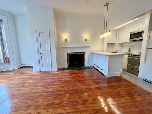 591 Beacon Street, Boston, Massachusetts, 1 Bedroom Bedrooms, 3 Rooms Rooms,1 BathroomBathrooms,Residential Lease,For Rent,Beacon Street,73539877