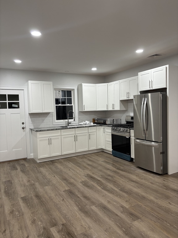 943 County St., Fall River, Massachusetts, 2 Bedrooms Bedrooms, 5 Rooms Rooms,1 BathroomBathrooms,Residential Lease,For Rent,County St.,73539844
