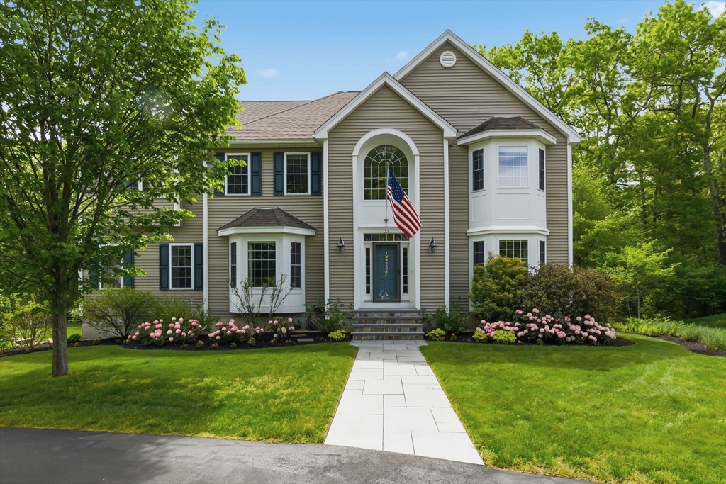 23 Oak Ledge Cir, Rowley, Massachusetts, 4 Bedrooms Bedrooms, 9 Rooms Rooms,2.5 BathroomsBathrooms,Residential,For Sale,Oak Ledge Cir,73539807