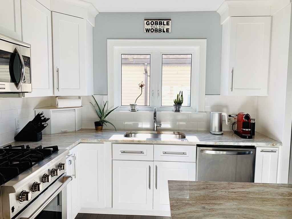 14 Wilson Ave, Somerville, Massachusetts, 2 Bedrooms Bedrooms, 5 Rooms Rooms,2 BathroomsBathrooms,Residential Lease,For Rent,Wilson Ave,73539852