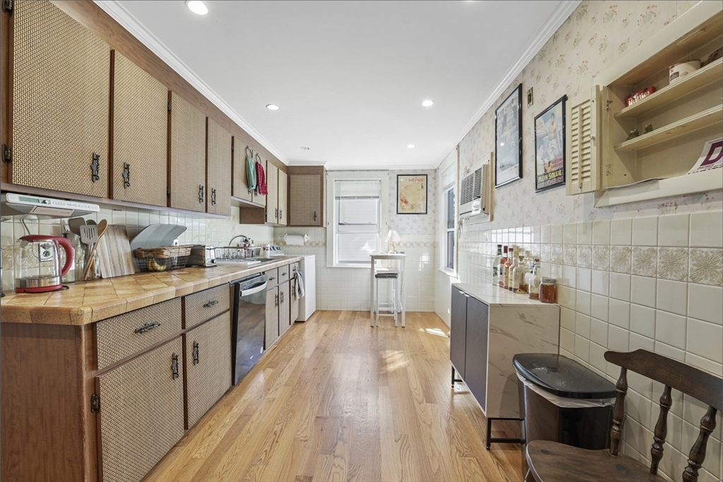 69 Jaques St, Somerville, Massachusetts, 1 Bedroom Bedrooms, 5 Rooms Rooms,1 BathroomBathrooms,Residential Lease,For Rent,Jaques St,73539858