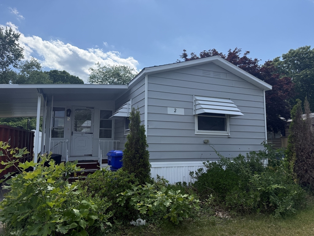 2 Riverway St, Taunton, Massachusetts, 2 Bedrooms Bedrooms, 4 Rooms Rooms,2 BathroomsBathrooms,Residential,For Sale,Riverway St,73539905