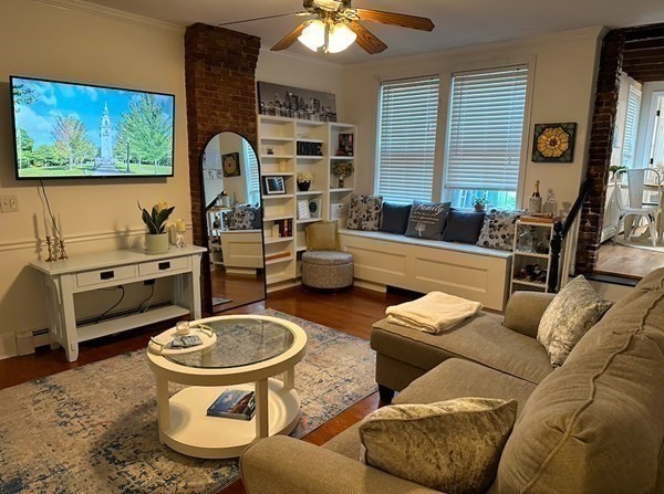 66 Telegraph St, Boston, Massachusetts, 2 Bedrooms Bedrooms, 4 Rooms Rooms,1 BathroomBathrooms,Residential Lease,For Rent,Telegraph St,73539926