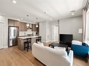 1650 Commonwealth Avenue, Boston, Massachusetts, 2 Bedrooms Bedrooms, 4 Rooms Rooms,1 BathroomBathrooms,Residential Lease,For Rent,Commonwealth Avenue,73539935