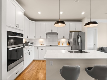 4 Stratton Drive, Woburn, Massachusetts, 2 Bedrooms Bedrooms, 6 Rooms Rooms,2 BathroomsBathrooms,Residential Lease,For Rent,Stratton Drive,73539940