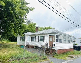 10 Lafayette St, Lowell, Massachusetts, 2 Bedrooms Bedrooms, 4 Rooms Rooms,1 BathroomBathrooms,Residential,For Sale,Lafayette St,73539705