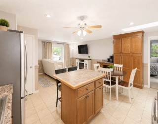 8 Naushon Rd, Wareham, Massachusetts, 3 Bedrooms Bedrooms, 7 Rooms Rooms,2 BathroomsBathrooms,Residential,For Sale,Naushon Rd,73540181