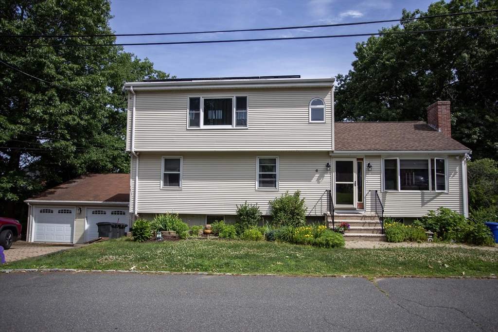 6 Woodland Ave, Saugus, Massachusetts, 5 Bedrooms Bedrooms, 12 Rooms Rooms,3 BathroomsBathrooms,Residential,For Sale,Woodland Ave,73539884