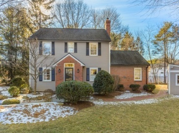 282 Lowell St, Lexington, Massachusetts, 4 Bedrooms Bedrooms, 8 Rooms Rooms,2.5 BathroomsBathrooms,Residential Lease,For Rent,Lowell St,73539952