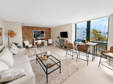 42 8th St, Boston, Massachusetts, 1 Bedroom Bedrooms, 3 Rooms Rooms,1 BathroomBathrooms,Residential Lease,For Rent,8th St,73540188